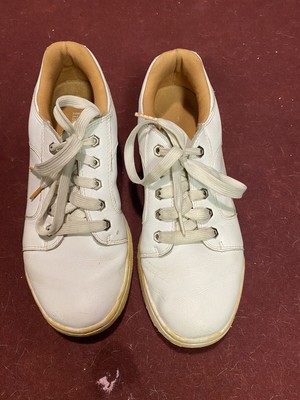 beige mens tennis shoes