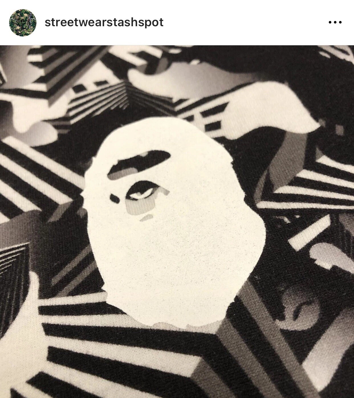 A BATHING APE (BAPE) T shirt tunica mimetica A Bathing Ape Bape taglia large