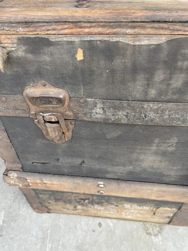 Antique Metal / Tin / Wood - Travel Trunk - Picture 8 of 19