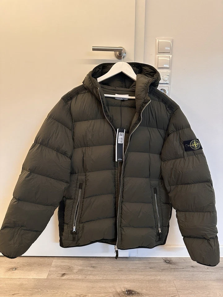 Stone Island Herren Daunenjacke grün Kapuze Reißverschluss kurz XL 791543728 - Bild 1 von 4