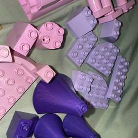 LEGO DUPLO Cinderellas Castle 6154, Incomplete lot of 72 Pieces  Of 77  A6