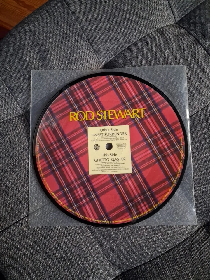Rod Stewart 1983 "Sweet Surrender" 7" Vinyl Picture Disc - Image 2 of 2