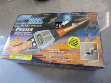 Playmates Star Trek Next Generation Phaser 1992 in Box Light Sound Working 6151