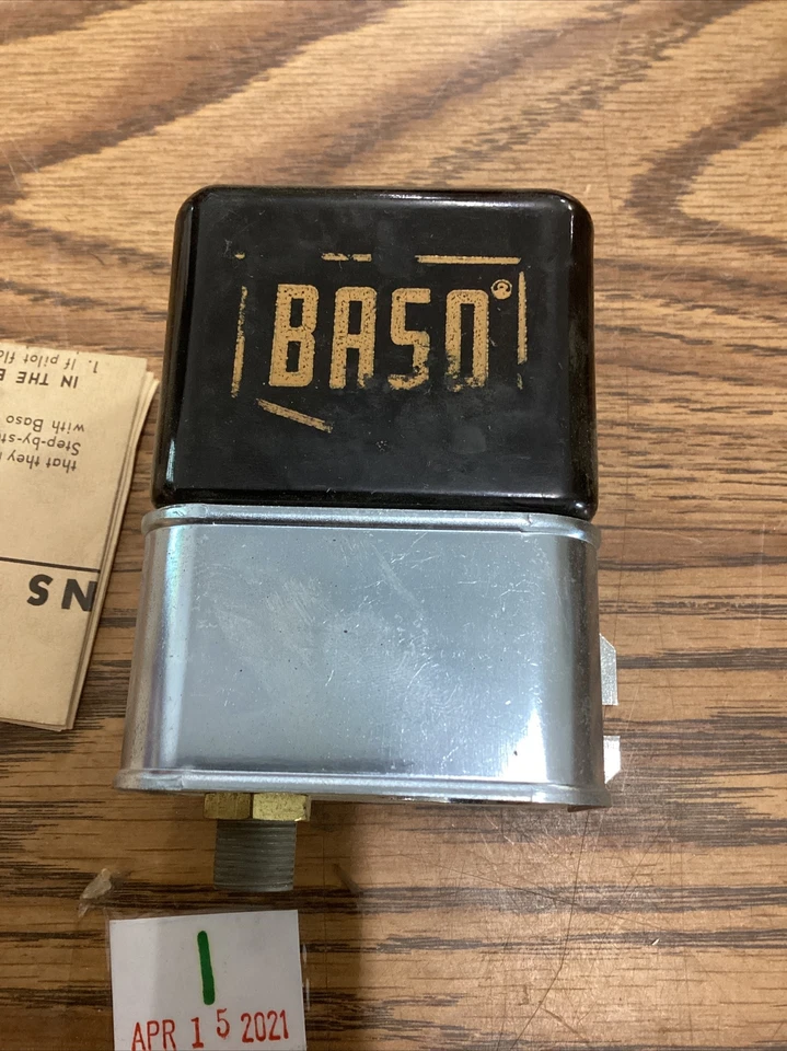 Penn Baso L61LL-01 SAFETY SWITCH NOS (#3) - Image 2 of 4