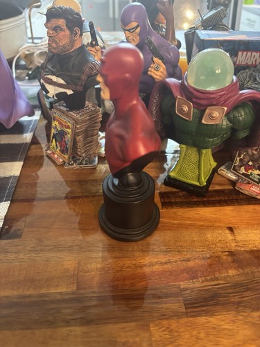 Daredevil Bowen Bust - Picture 4 of 4