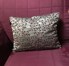 Cuscino d'arredamento grigio argento e bordeaux COIN CASA  shantung di seta