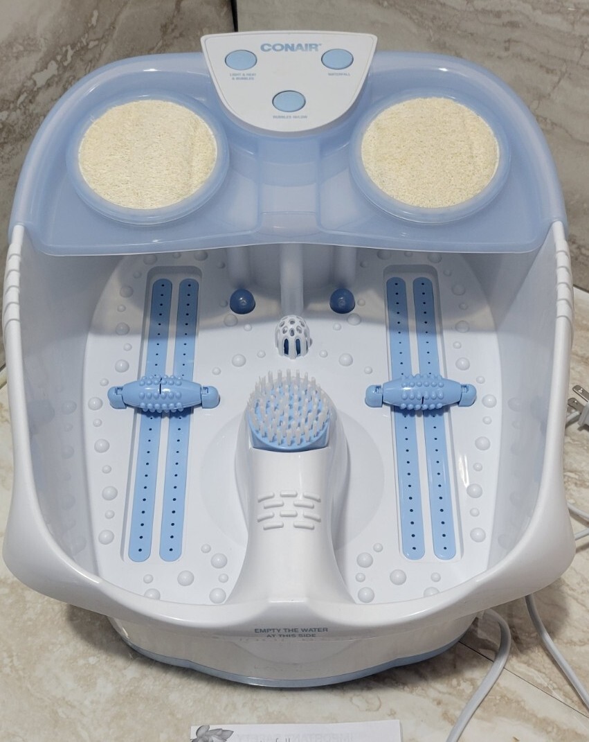 Conair Hydrotherapy Foot Spa with Lights and Bubbles, Open Box FB52