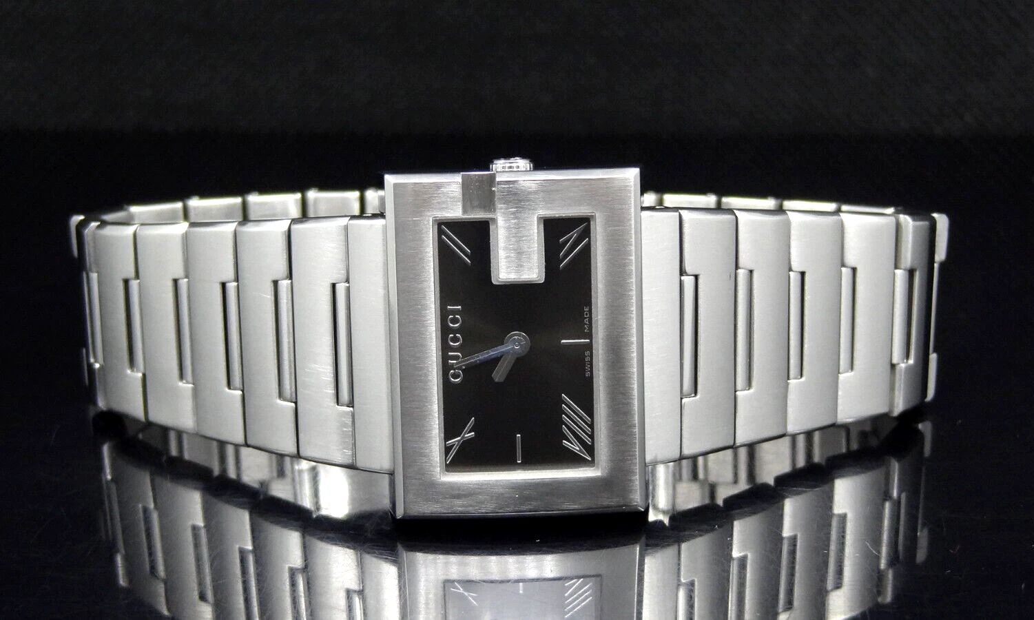 Montre pour femme GUCCI YA100505 noire cadran G série 100 L en acier inoxydable ton argent