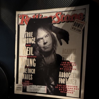 Rolling Stone April 1994 Issue 679 Neil Young Nine Inch Nails David Bowie