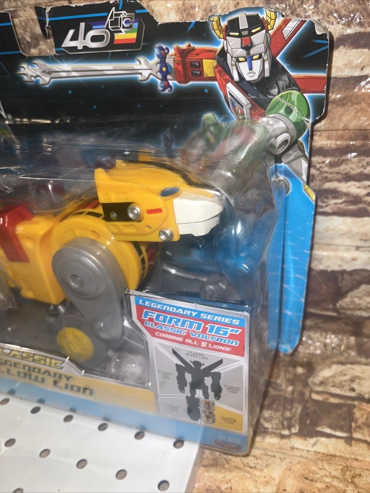 Figura 40 Aniversario Juguetes Playmates Playmates Serie Legendaria Voltron LEÓN AMARILLO NUEVO Foto 3 de 4