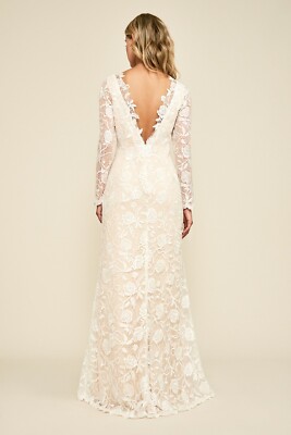 TADASHI SHOJI Bridal Ivory Petal Lace Long Sleeve Margery V-Neck