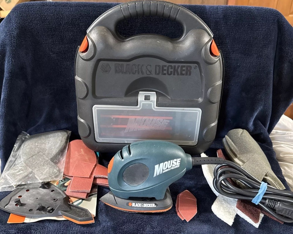 Black & Decker MOUSE Sander/Polisher Kit MS500 w/ Case & Accessories