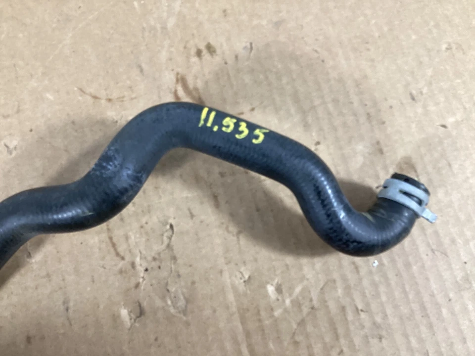 2011-2016 BMW F10 535i linha de tubulação de mangueira de entrada líquido de arrefecimento de água do motor fabricante de equipamento original. - Imagem 3 de 4