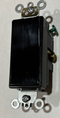 LEVITON 5621-2e  DECORA PLUS Switch, Single Pole, Grounding, Black