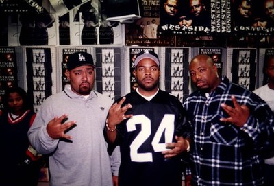 Rappers Mack 10 Ice Cube and WC of Westside Connection poses for p- Old Photo 1