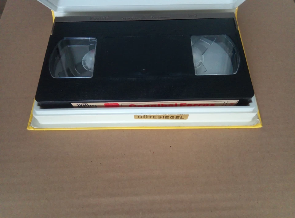 Zombies - Cannibal Ferox VHS Kassette - Hartbox - Horror Kult Klassiker - RAR! - Bild 3 von 4