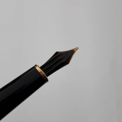 Montblanc Meisterstuck 144 Fountain Pen 14K M Medium Nib Classic