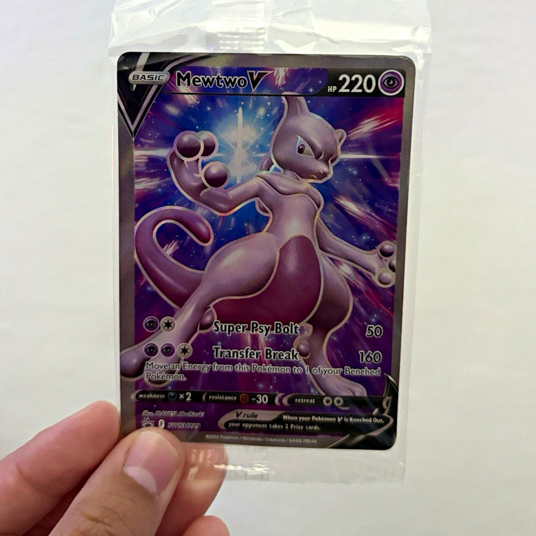 The Pokémon Company Mewtwo V SWSH229 SWSH Promo Holo EN 2022 Basic HP220