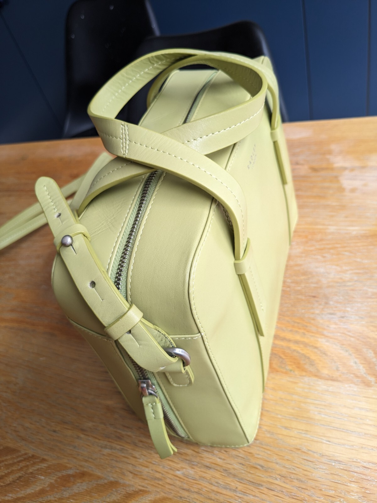 Beautiful Rectangular shaped tote leather shoulde… - image 3