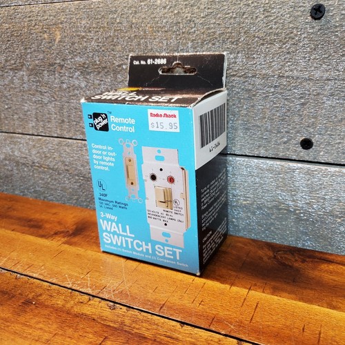 New Radio Shack 61-2686 Plug ’N Power Remote Control 3-Way Wall Switch Boxed Set - Picture 3 of 4