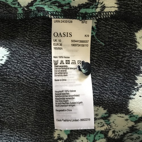 Oasis Top Women's Floral Short Sleeve Navy Pretty Pleat Lace Detail Size 10 BNWT - Picture 11 of 11