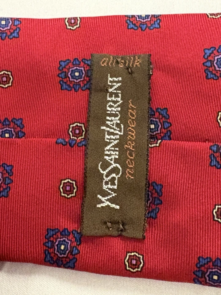 Corbata vintage de seda Yves Saint Laurent - roja con flores Foto 2 de 4