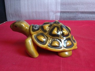Vintage Trentham Art Ware Pottery Ceramic Turtle/Tortoise Money Box No.327