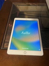 Apple iPad 5th Generation 9.7in Tablet 32GB Space Gray