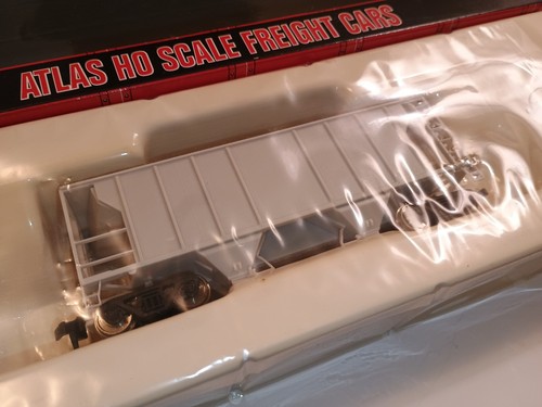 Atlas HO Scale Undecorated PS-2, 2 Bay Covered Hopper Car NOS NO. 1800 | Zustand: New