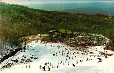 SKIING  POSTCARD MOUNT HARRISON, Gatlinburg, Tenn.  Ski Lodge in Background