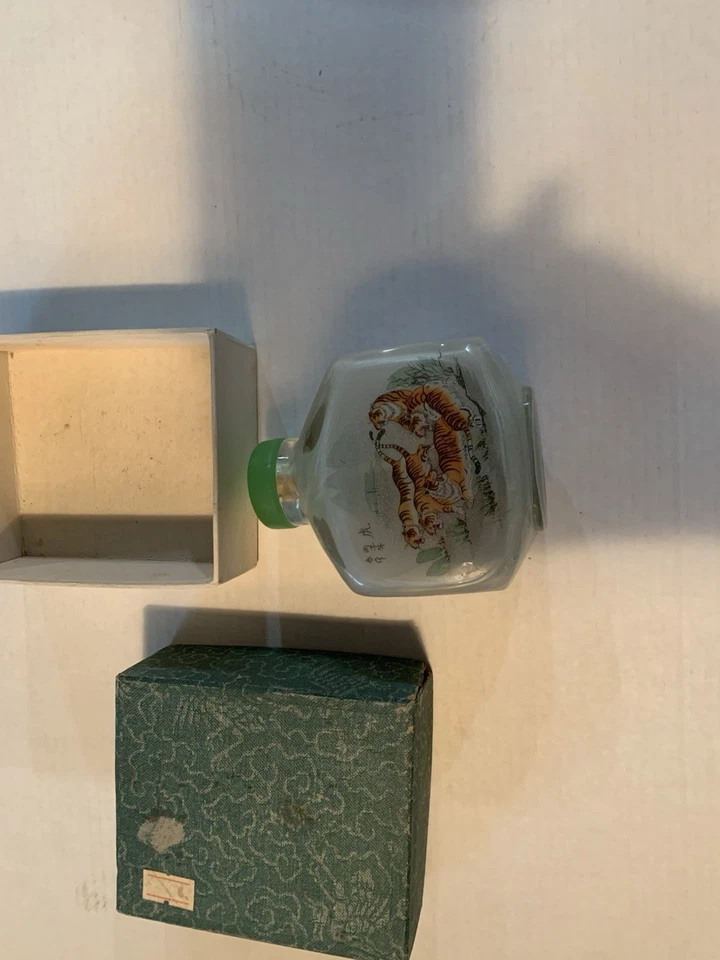 Year of Tiger Snuff Bottle Glass Stopper with Box Vintage Collectible - Image 4 of 4
