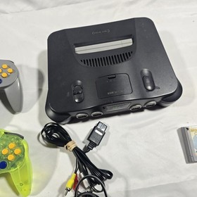 Nintendo 64 N64 Black Console Bundle With 2 Controllers 7 Games 3 Memory cards