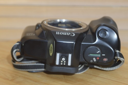 Cámara Canon EOS 850 35mm SLR. Cámara perfecta para lentes EF. Ideal para principiantes - Imagen 7 de 9