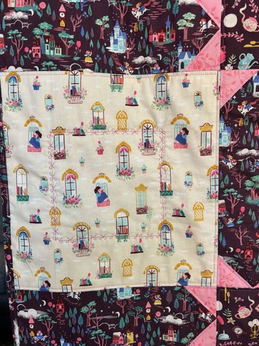 Throw Quilt Princess Village Design Patchwork - Handmade Cotton - Picture 5 of 9