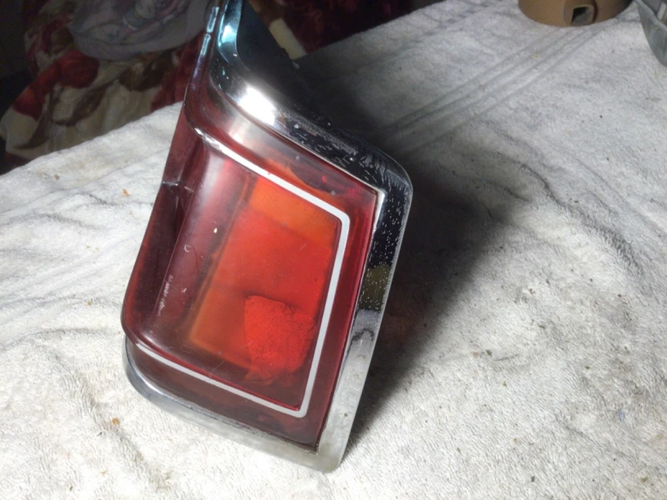 Lámpara trasera derecha RAMBLER 3616592 1972-1977 American Motors Hornet usada Foto 4 de 4