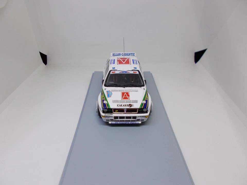 Lancia Delta HF Integrale Baroni Ypres Rally 1992 realizzato su base Spark 1/43 - Immagine 3 di 4