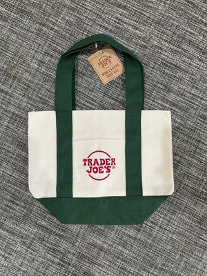 BNWT Trader Joe s - 2025 Christmas Canvas Mini Tote Shopping Bag Mini Green