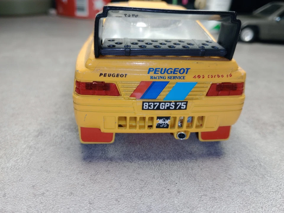 Burago modellino made in Italy Peugeot 405 turbo 1.6 die cast 1/24 no mattel - Immagine 4 di 4