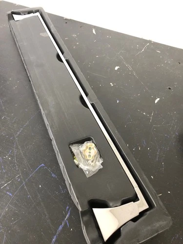 Signature Hardware 446946 Vilamonte 24" Towel Bar - Chrome - Picture 1 of 4