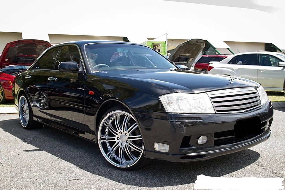 Capó delantero Nissan Cedric Y34 Infiniti M45 emblema cromado plateado JDM OEM Foto 2 de 4