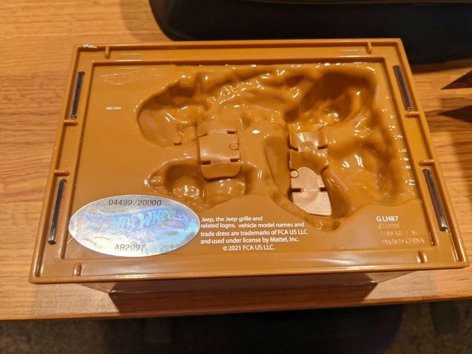 Hot Wheels HWC Special Edition 1944 WILLYS MB Rock Crawler RLC LE na mão #4499 - Imagem 3 de 3