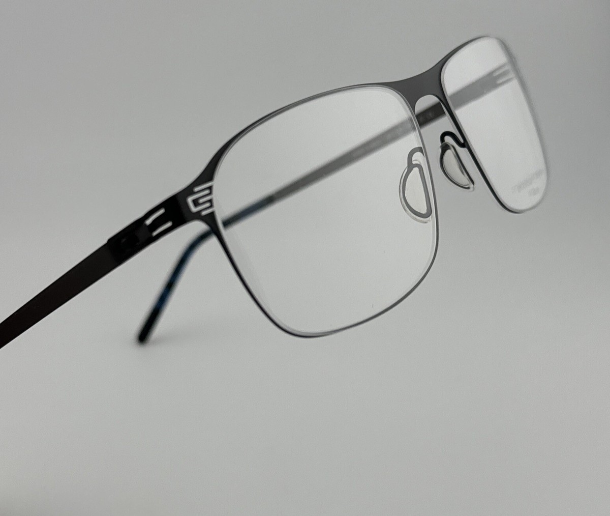エグータム NEW PRODESIGN Eyeglass Denmark Axiom Collection 6311 Matt Brown