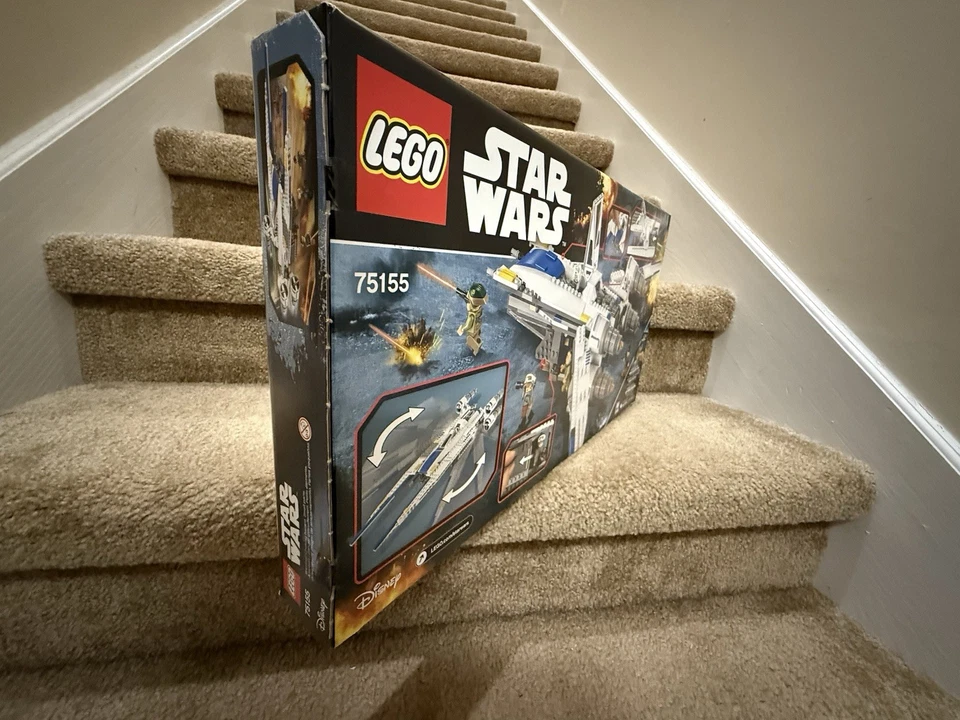 LEGO Star Wars: Rebel U-Wing Fighter (75155) новый запечатанный в коробке. Коробка не идеальная - Изображение 3 из 4