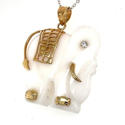 Weiße Jade geschnitzter Elefant Anhänger Charm mit Goldakzenten & Diamant Auge