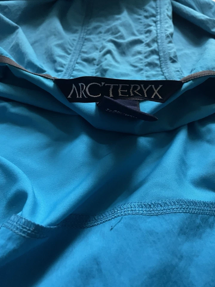 Arc’teryx Hoody Women’s Lightweight Jacket Size L - Image 4 of 4
