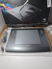 Wacom Intuos3  6"x 8" PTZ-630/G0-A Graphics Tablet with Pen and Mouse