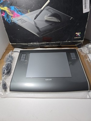 Wacom Intuos3  6''x 8'' PTZ-630/G0-A Graphics Tablet with Pen and Mouse