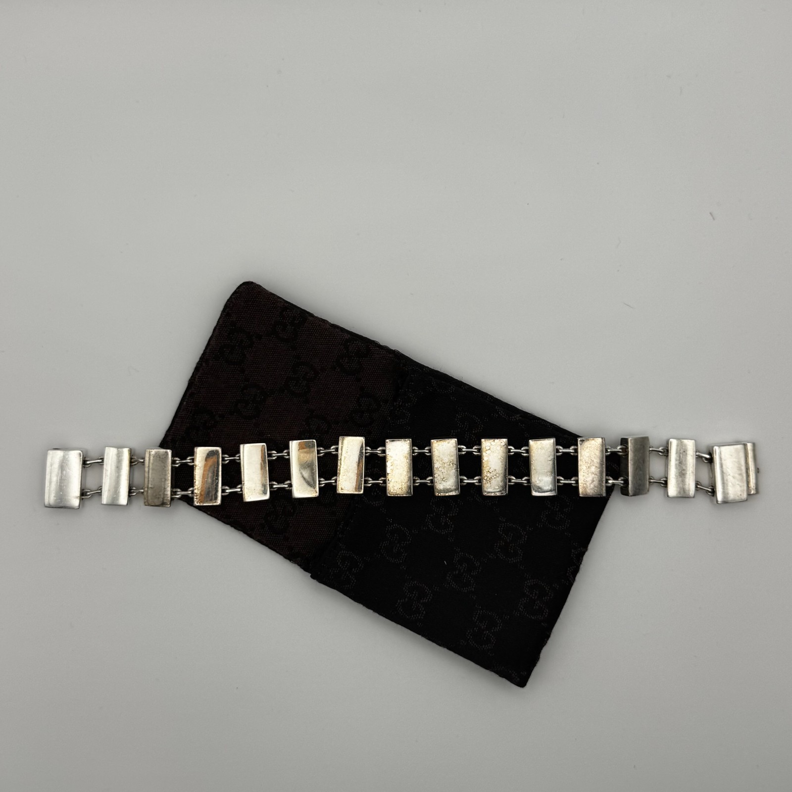 𝔾𝔾 Vintage Authentic GUCCI Solid Sterling Silve… - image 1