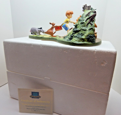 WDCC Hooray Hooray for Pooh Will Soon be Free! Winnie the Pooh w/Box/COA (505