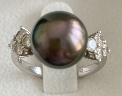 MIKIMOTO Ring mit schwarzen Südsee-Zuchtperlen & Diamanten in 18 Karat Weißgold